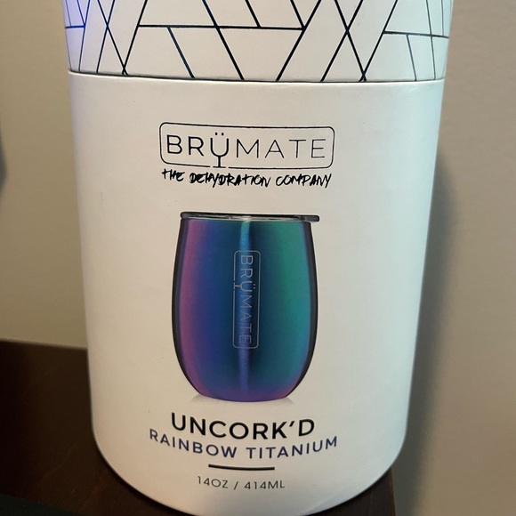 Brumate Uncorked Wine Tumbler - Picture 2 of 2